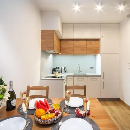 Maya's Flats & 74 - Swietej Barbary Apartment *