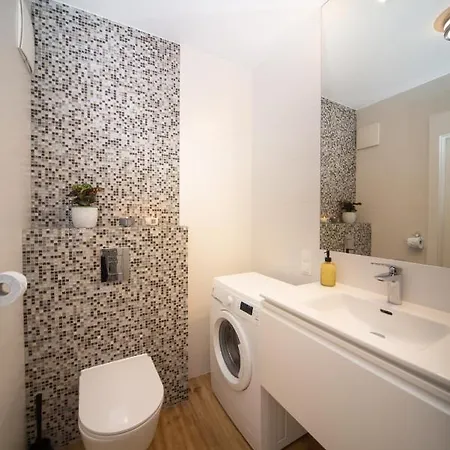 Maya's Flats & 74 - Swietej Barbary